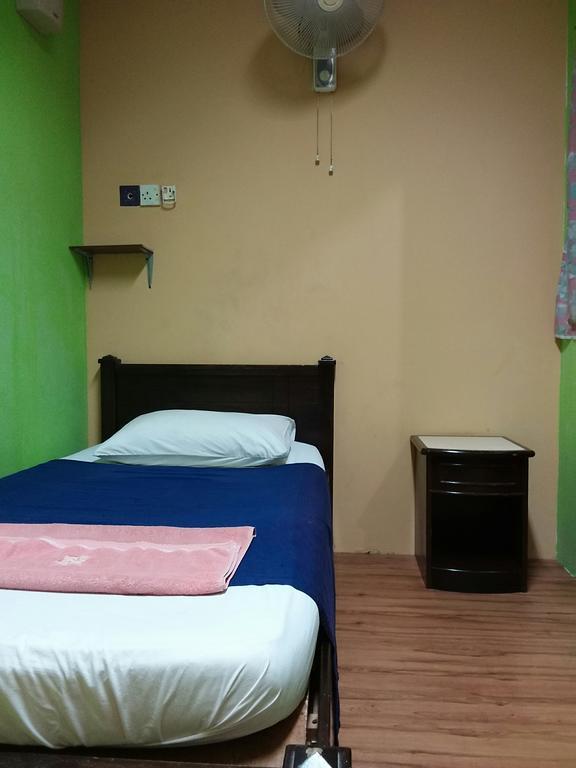Bilik Single dengan Bilik Mandi Berkongsi (Berhawa dingin)